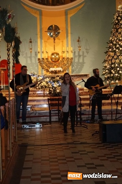 Zdjęcie w galerii na portalu naszwodzislaw.com: Gabriela Gąsior & Holy Noiz. Za nami koncert kolędowy wiadomości z regionu
