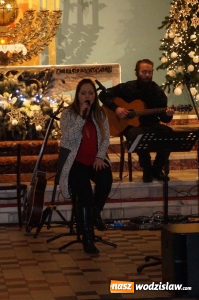 Zdjęcie w galerii na portalu naszwodzislaw.com: Gabriela Gąsior & Holy Noiz. Za nami koncert kolędowy wiadomości z regionu