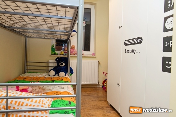 Zdjęcie w galerii na portalu naszwodzislaw.com: Na święta otrzymali nowy dom. Stowarzyszenie Piękne Anioły zakończyło kolejny remont wiadomości z regionu