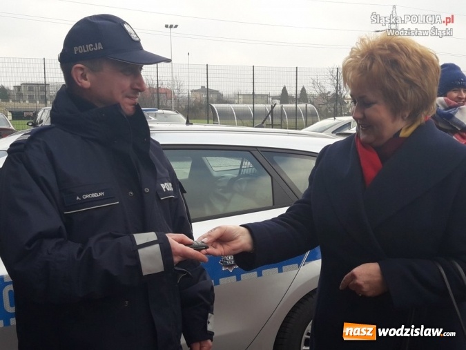 Zdjęcie w galerii na portalu naszwodzislaw.com: Nowy radiow&oacute;z dla policjant&oacute;w z Radlina wiadomości z regionu