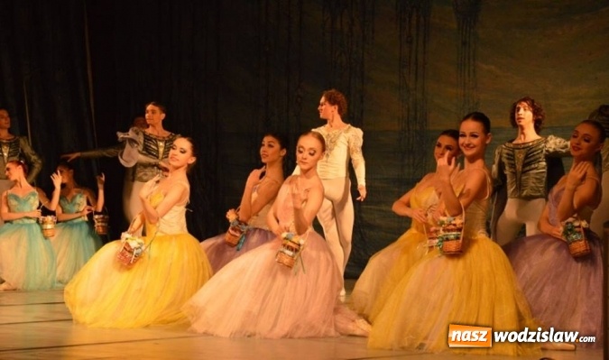 Zdjęcie w galerii na portalu naszwodzislaw.com: Radlin: Jezioro Łabędzie w wykonaniu niepowtarzalnego Imperial Lviv Ballet. FOTORELACJA wiadomości z regionu