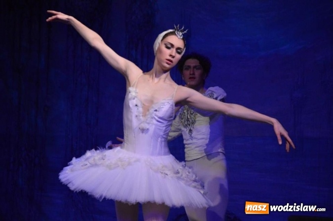 Zdjęcie w galerii na portalu naszwodzislaw.com: Radlin: Jezioro Łabędzie w wykonaniu niepowtarzalnego Imperial Lviv Ballet. FOTORELACJA wiadomości z regionu