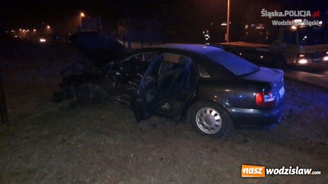 Zdjęcie w galerii na portalu naszwodzislaw.com: Wypadek w Połomi. Siedem os&oacute;b w szpitalu wiadomości z regionu