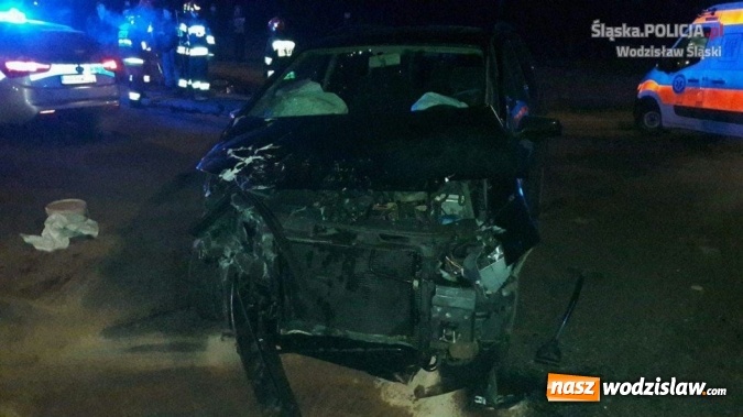 Zdjęcie w galerii na portalu naszwodzislaw.com: Wypadek w Połomi. Siedem os&oacute;b w szpitalu wiadomości z regionu