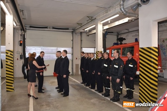 Zdjęcie w galerii na portalu naszwodzislaw.com: Uroczysta zbi&oacute;rka połączona ze spotkaniem świąteczno - noworocznym. Nadano awanse, było też o modernizacji budynku JRG Rydułtowy wiadomości z regionu