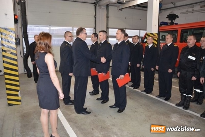 Zdjęcie w galerii na portalu naszwodzislaw.com: Uroczysta zbi&oacute;rka połączona ze spotkaniem świąteczno - noworocznym. Nadano awanse, było też o modernizacji budynku JRG Rydułtowy wiadomości z regionu