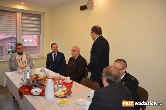Zdjęcie w galerii na portalu naszwodzislaw.com: Uroczysta zbi&oacute;rka połączona ze spotkaniem świąteczno - noworocznym. Nadano awanse, było też o modernizacji budynku JRG Rydułtowy wiadomości z regionu