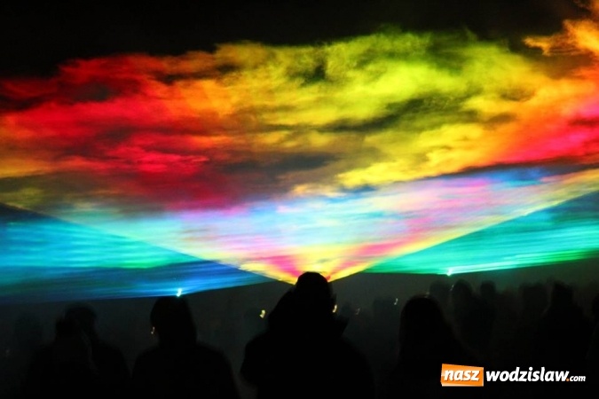 Zdjęcie w galerii na portalu naszwodzislaw.com: Pokaz laserowy zamiast fajerwerków. Tak świętowali w Radlinie wiadomości z regionu
