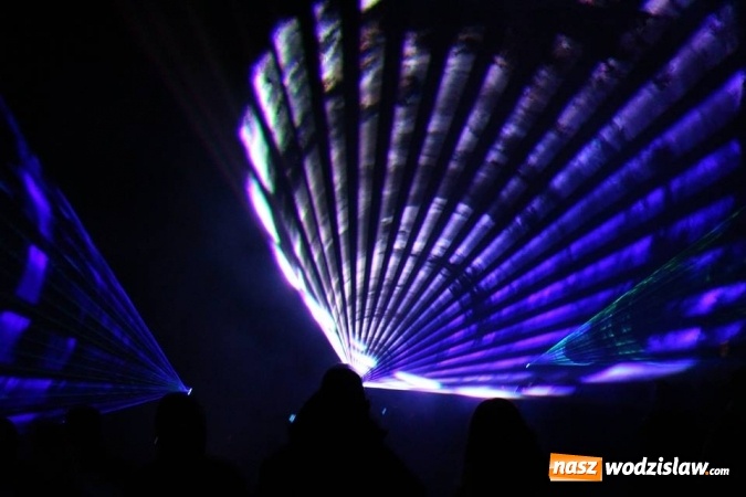 Zdjęcie w galerii na portalu naszwodzislaw.com: Pokaz laserowy zamiast fajerwerków. Tak świętowali w Radlinie wiadomości z regionu