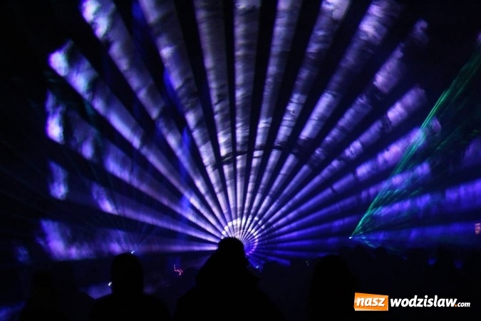 Zdjęcie w galerii na portalu naszwodzislaw.com: Pokaz laserowy zamiast fajerwerków. Tak świętowali w Radlinie wiadomości z regionu