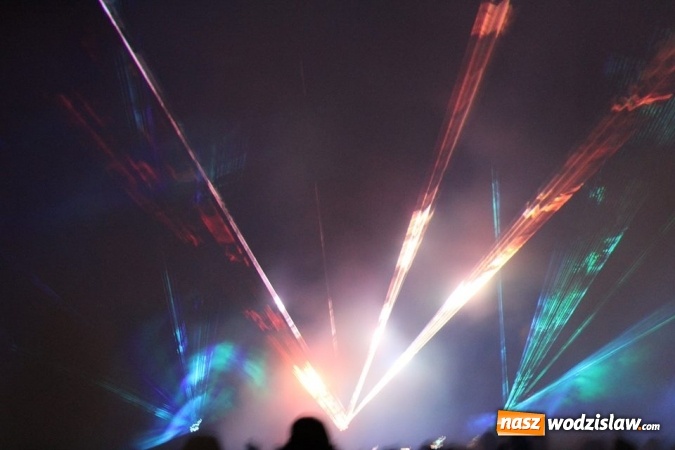 Zdjęcie w galerii na portalu naszwodzislaw.com: Pokaz laserowy zamiast fajerwerków. Tak świętowali w Radlinie wiadomości z regionu