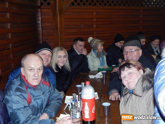 Zdjęcie w galerii na portalu naszwodzislaw.com: Sylwester pod chmurką. Tak bawili się w Mszanie i Połomi wiadomości z regionu