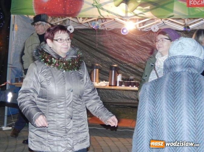 Zdjęcie w galerii na portalu naszwodzislaw.com: Sylwester pod chmurką. Tak bawili się w Mszanie i Połomi wiadomości z regionu