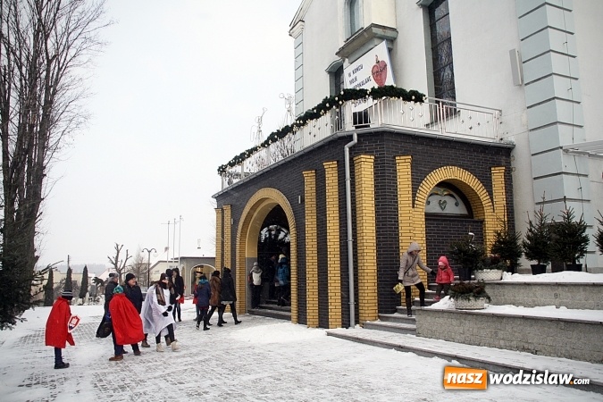 Zdjęcie w galerii na portalu naszwodzislaw.com: To już się stało tradycją. Orszak Trzech Króli przeszedł przez Turzę Śląską  wiadomości z regionu