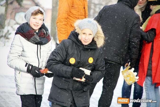 Zdjęcie w galerii na portalu naszwodzislaw.com: To już się stało tradycją. Orszak Trzech Króli przeszedł przez Turzę Śląską  wiadomości z regionu