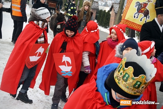Zdjęcie w galerii na portalu naszwodzislaw.com: To już się stało tradycją. Orszak Trzech Króli przeszedł przez Turzę Śląską  wiadomości z regionu