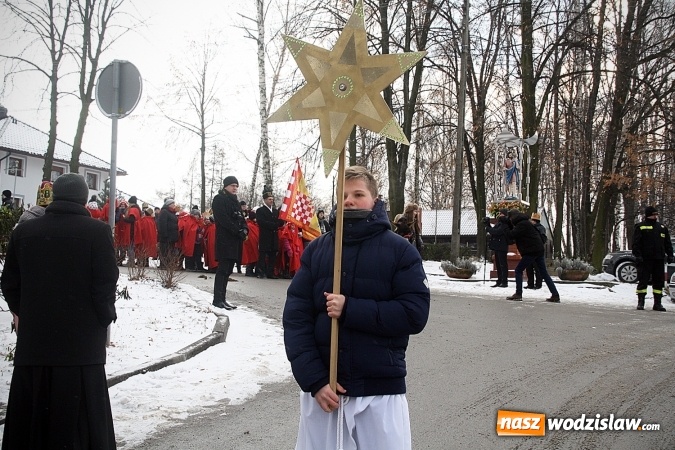 Zdjęcie w galerii na portalu naszwodzislaw.com: To już się stało tradycją. Orszak Trzech Króli przeszedł przez Turzę Śląską  wiadomości z regionu