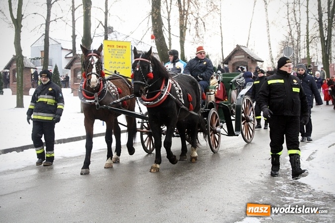 Zdjęcie w galerii na portalu naszwodzislaw.com: To już się stało tradycją. Orszak Trzech Króli przeszedł przez Turzę Śląską  wiadomości z regionu