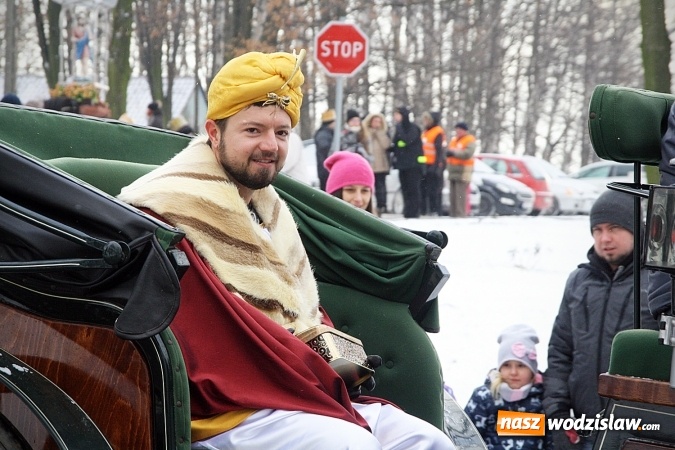 Zdjęcie w galerii na portalu naszwodzislaw.com: To już się stało tradycją. Orszak Trzech Króli przeszedł przez Turzę Śląską  wiadomości z regionu
