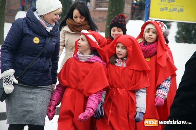 Zdjęcie w galerii na portalu naszwodzislaw.com: To już się stało tradycją. Orszak Trzech Króli przeszedł przez Turzę Śląską  wiadomości z regionu