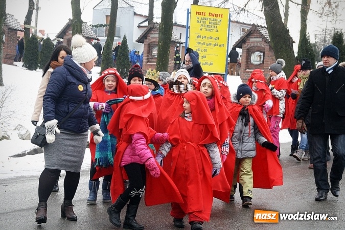 Zdjęcie w galerii na portalu naszwodzislaw.com: To już się stało tradycją. Orszak Trzech Króli przeszedł przez Turzę Śląską  wiadomości z regionu
