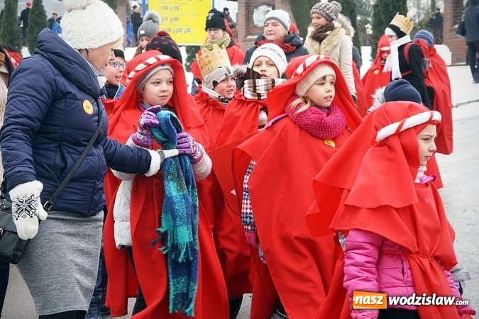 Zdjęcie w galerii na portalu naszwodzislaw.com: To już się stało tradycją. Orszak Trzech Króli przeszedł przez Turzę Śląską  wiadomości z regionu
