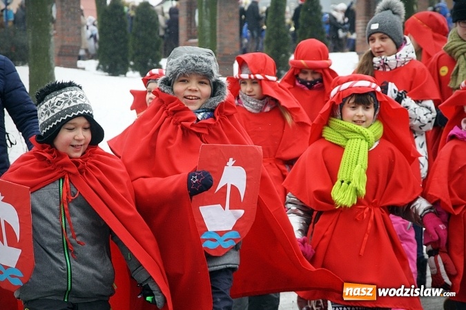Zdjęcie w galerii na portalu naszwodzislaw.com: To już się stało tradycją. Orszak Trzech Króli przeszedł przez Turzę Śląską  wiadomości z regionu