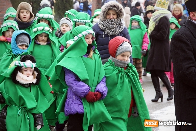 Zdjęcie w galerii na portalu naszwodzislaw.com: To już się stało tradycją. Orszak Trzech Króli przeszedł przez Turzę Śląską  wiadomości z regionu