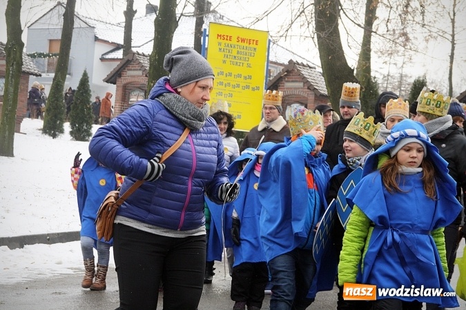 Zdjęcie w galerii na portalu naszwodzislaw.com: To już się stało tradycją. Orszak Trzech Króli przeszedł przez Turzę Śląską  wiadomości z regionu