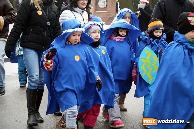 Zdjęcie w galerii na portalu naszwodzislaw.com: To już się stało tradycją. Orszak Trzech Króli przeszedł przez Turzę Śląską  wiadomości z regionu