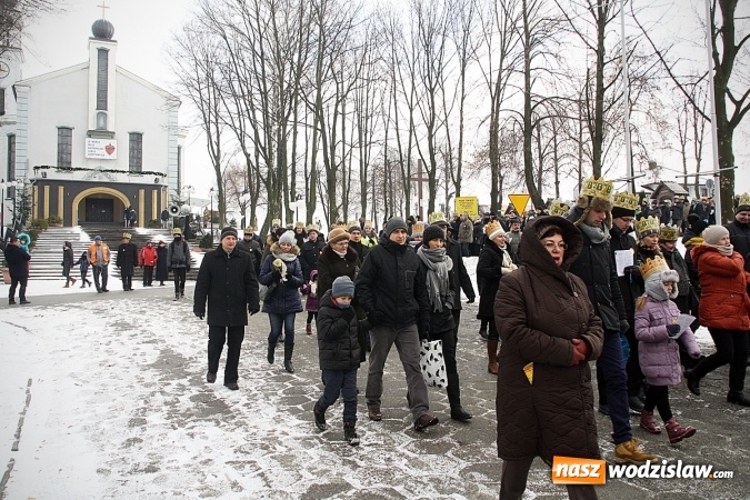 Zdjęcie w galerii na portalu naszwodzislaw.com: To już się stało tradycją. Orszak Trzech Króli przeszedł przez Turzę Śląską  wiadomości z regionu