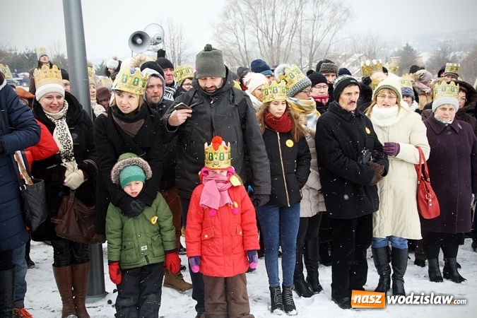 Zdjęcie w galerii na portalu naszwodzislaw.com: To już się stało tradycją. Orszak Trzech Króli przeszedł przez Turzę Śląską  wiadomości z regionu