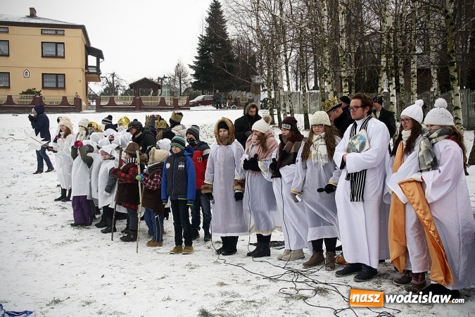 Zdjęcie w galerii na portalu naszwodzislaw.com: To już się stało tradycją. Orszak Trzech Króli przeszedł przez Turzę Śląską  wiadomości z regionu