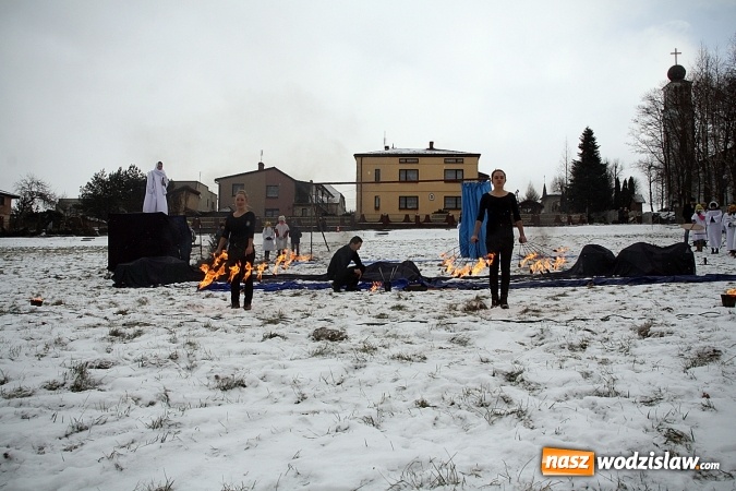 Zdjęcie w galerii na portalu naszwodzislaw.com: To już się stało tradycją. Orszak Trzech Króli przeszedł przez Turzę Śląską  wiadomości z regionu