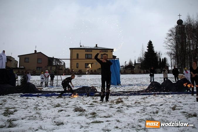Zdjęcie w galerii na portalu naszwodzislaw.com: To już się stało tradycją. Orszak Trzech Króli przeszedł przez Turzę Śląską  wiadomości z regionu