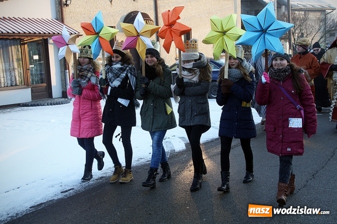 Zdjęcie w galerii na portalu naszwodzislaw.com: Orszak Trzech Kr&oacute;li dotarł do Bluszczowa wiadomości z regionu