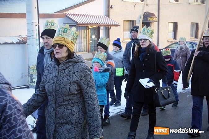 Zdjęcie w galerii na portalu naszwodzislaw.com: Orszak Trzech Kr&oacute;li dotarł do Bluszczowa wiadomości z regionu