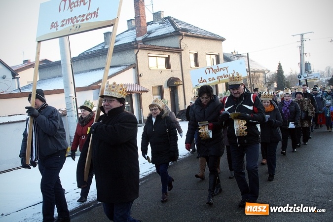 Zdjęcie w galerii na portalu naszwodzislaw.com: Orszak Trzech Kr&oacute;li dotarł do Bluszczowa wiadomości z regionu