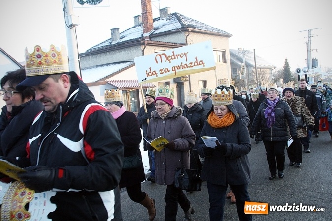 Zdjęcie w galerii na portalu naszwodzislaw.com: Orszak Trzech Kr&oacute;li dotarł do Bluszczowa wiadomości z regionu
