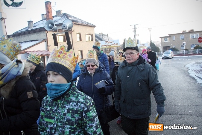 Zdjęcie w galerii na portalu naszwodzislaw.com: Orszak Trzech Kr&oacute;li dotarł do Bluszczowa wiadomości z regionu