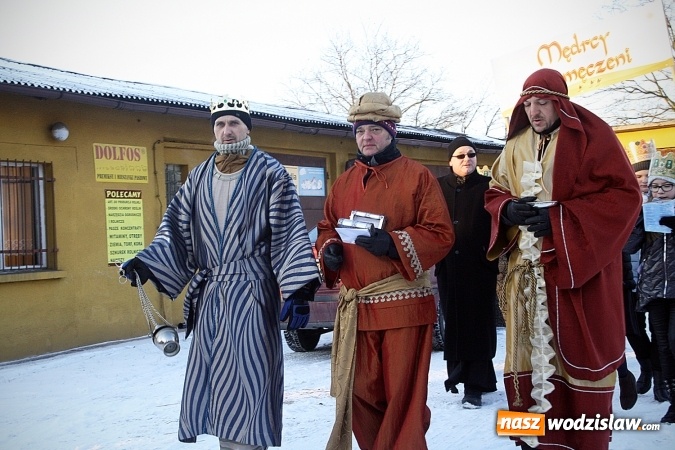 Zdjęcie w galerii na portalu naszwodzislaw.com: Orszak Trzech Kr&oacute;li dotarł do Bluszczowa wiadomości z regionu