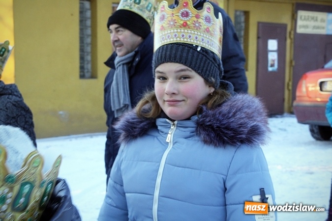 Zdjęcie w galerii na portalu naszwodzislaw.com: Orszak Trzech Kr&oacute;li dotarł do Bluszczowa wiadomości z regionu