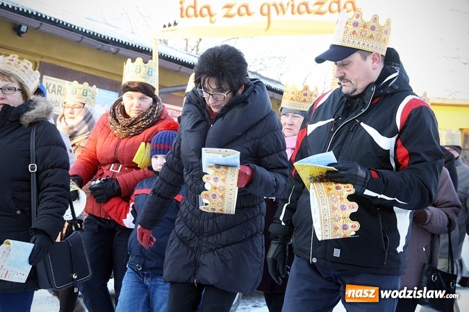 Zdjęcie w galerii na portalu naszwodzislaw.com: Orszak Trzech Kr&oacute;li dotarł do Bluszczowa wiadomości z regionu