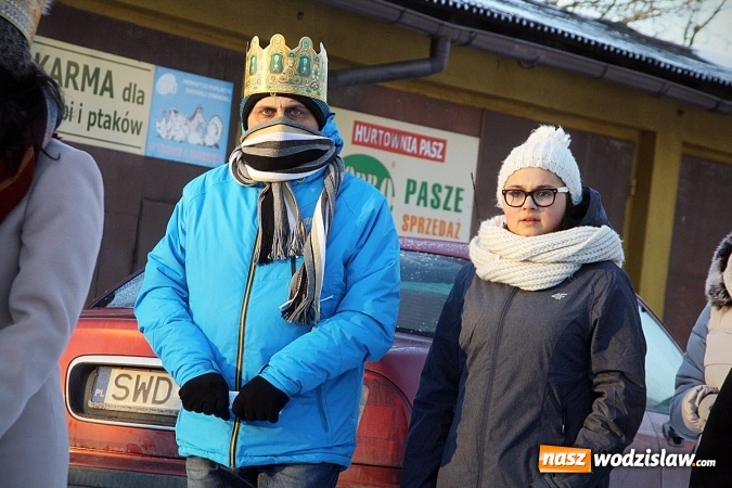 Zdjęcie w galerii na portalu naszwodzislaw.com: Orszak Trzech Kr&oacute;li dotarł do Bluszczowa wiadomości z regionu