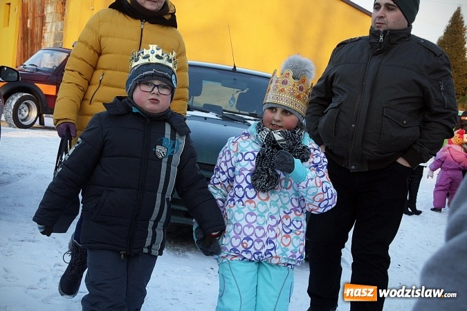 Zdjęcie w galerii na portalu naszwodzislaw.com: Orszak Trzech Kr&oacute;li dotarł do Bluszczowa wiadomości z regionu