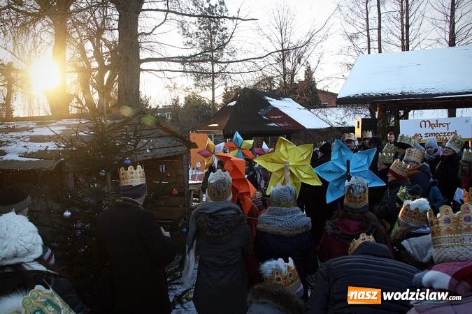 Zdjęcie w galerii na portalu naszwodzislaw.com: Orszak Trzech Kr&oacute;li dotarł do Bluszczowa wiadomości z regionu