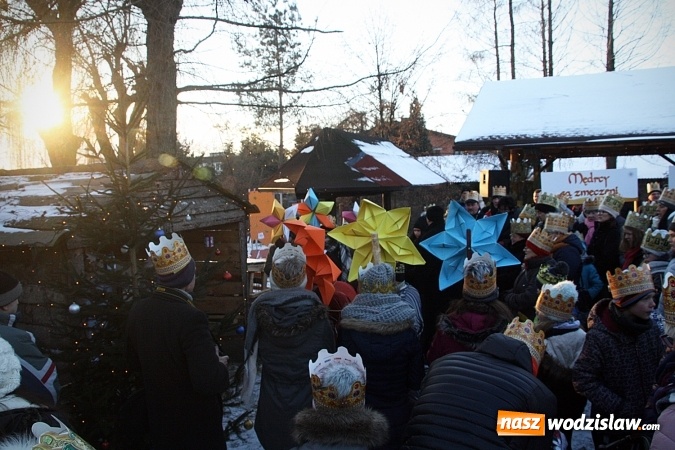 Zdjęcie w galerii na portalu naszwodzislaw.com: Orszak Trzech Kr&oacute;li dotarł do Bluszczowa wiadomości z regionu