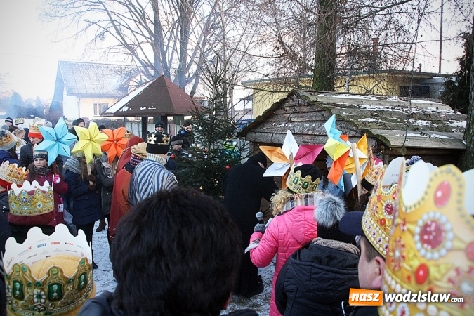Zdjęcie w galerii na portalu naszwodzislaw.com: Orszak Trzech Kr&oacute;li dotarł do Bluszczowa wiadomości z regionu