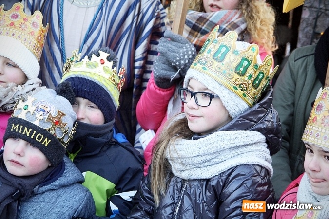 Zdjęcie w galerii na portalu naszwodzislaw.com: Orszak Trzech Kr&oacute;li dotarł do Bluszczowa wiadomości z regionu