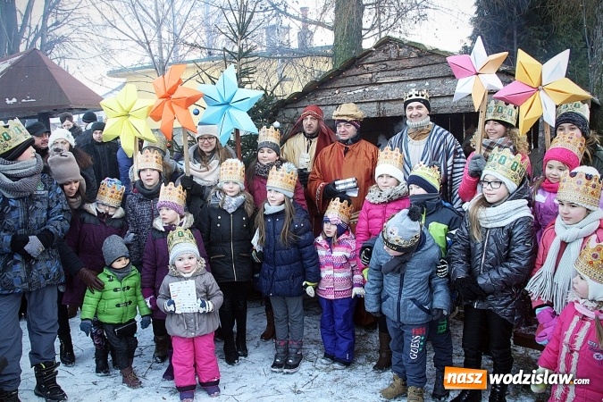Zdjęcie w galerii na portalu naszwodzislaw.com: Orszak Trzech Kr&oacute;li dotarł do Bluszczowa wiadomości z regionu